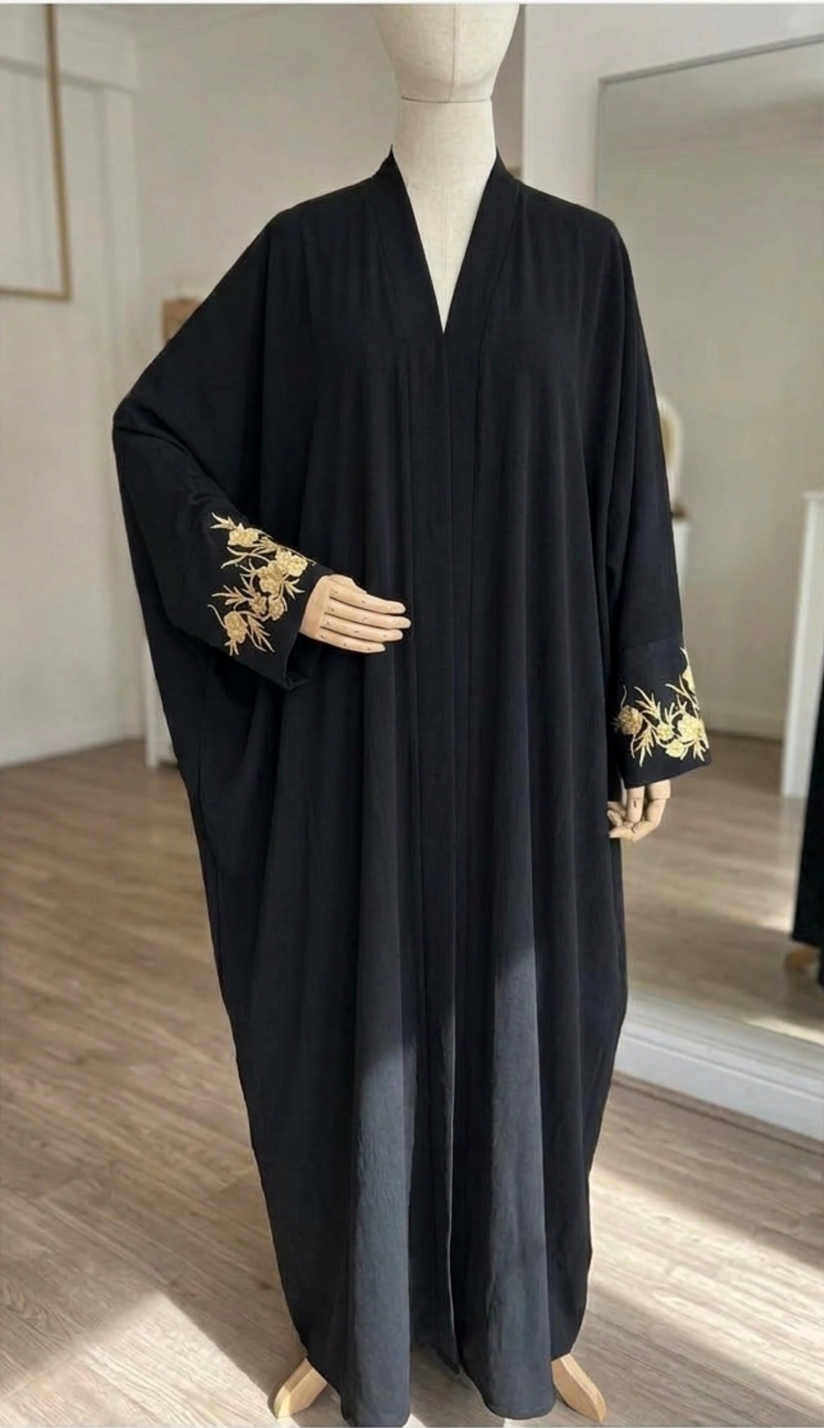 Taar Batwing Abaya